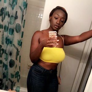 Meet your Posher, Deshelle